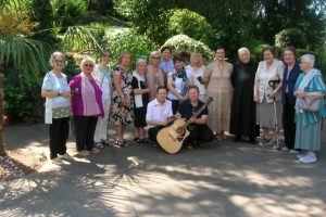 Il Papa ai consacrati: «Siate profeti, presìdi di Vangelo»