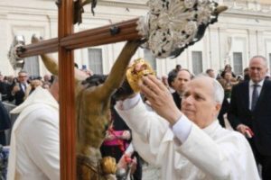 La risposta del Papa a Trump: «Non ho paura di lui, io non faccio politica ma parlo del Vangelo