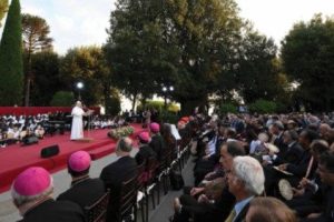 Leone XIV all’incontro “Cantico di pace” al Borgo Laudato si’ di Castel Gandolfo. La musica come via per incontrare la bellezza di Dio